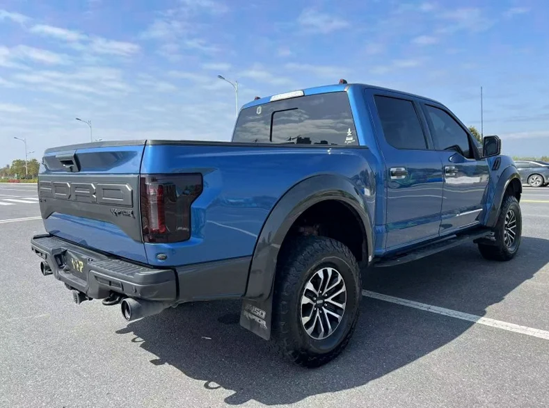 福特猛禽 后面外观一