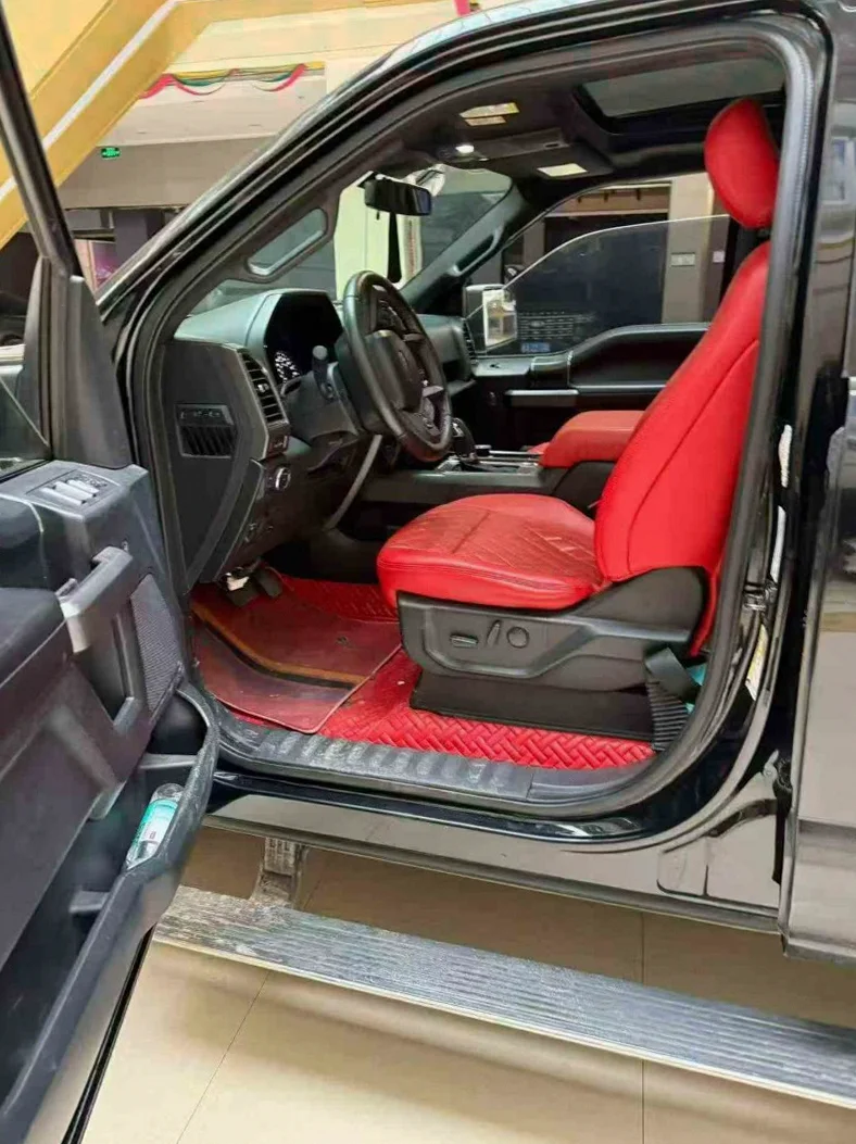 福特猛禽 后面外观一