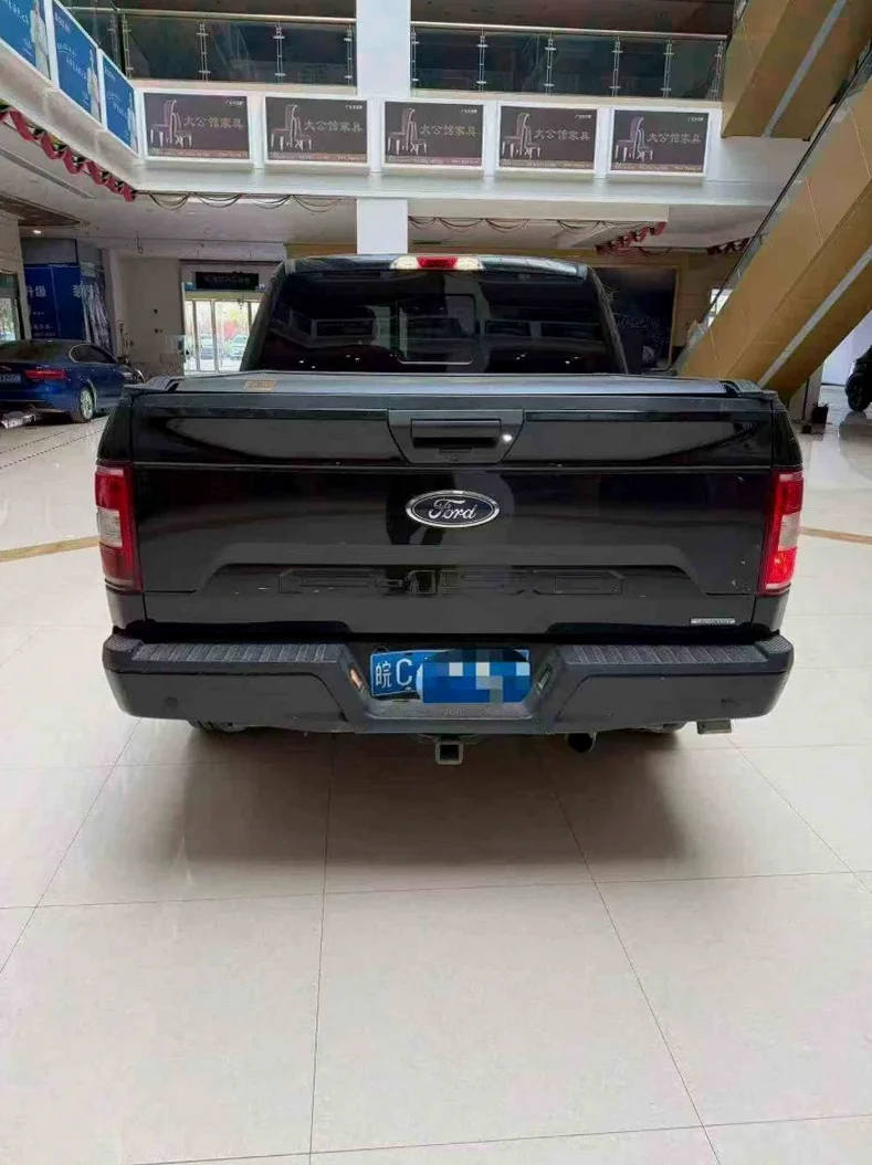 福特猛禽 内饰前排