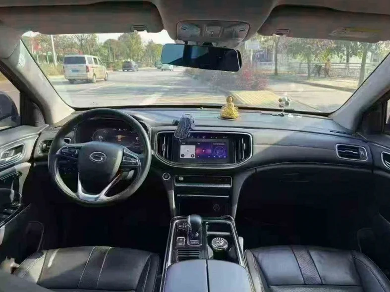 传祺GS8 后面外观一