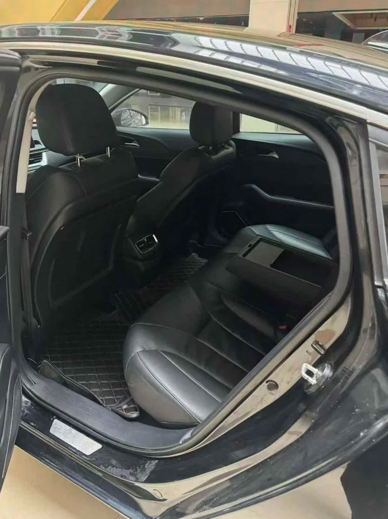 红旗H5 后面外观二