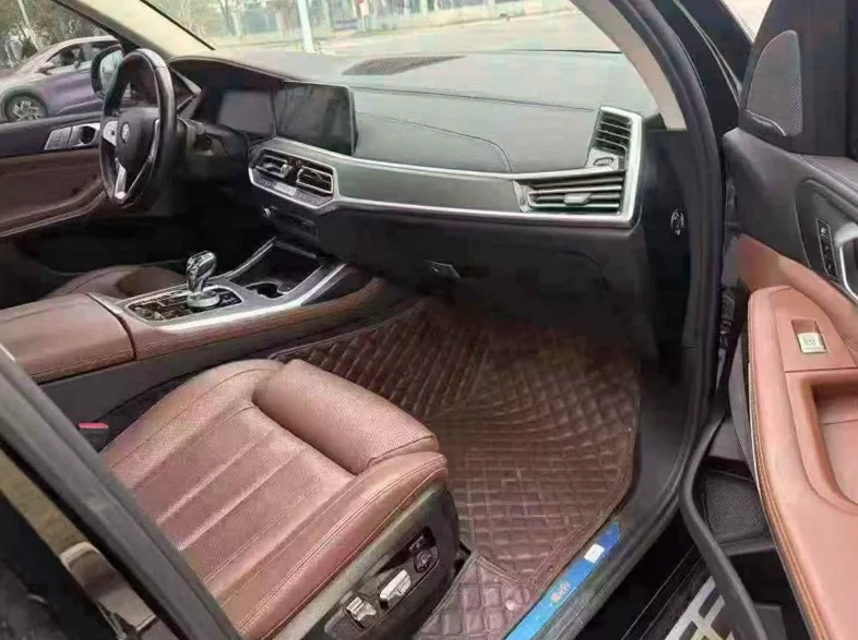 宝马X7 后面外观二