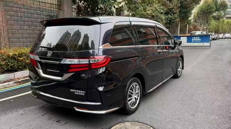 本田奥德赛 内饰前排