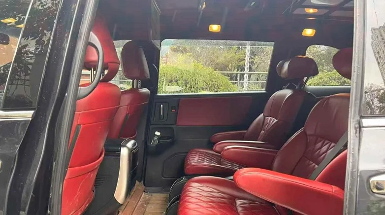 本田奥德赛 后面外观一