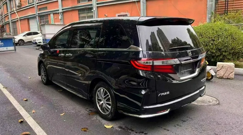 本田奥德赛 内饰后排