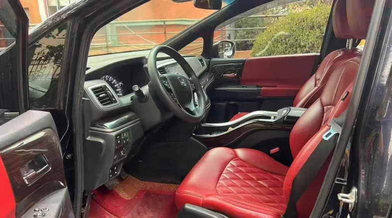 本田奥德赛 后面外观二