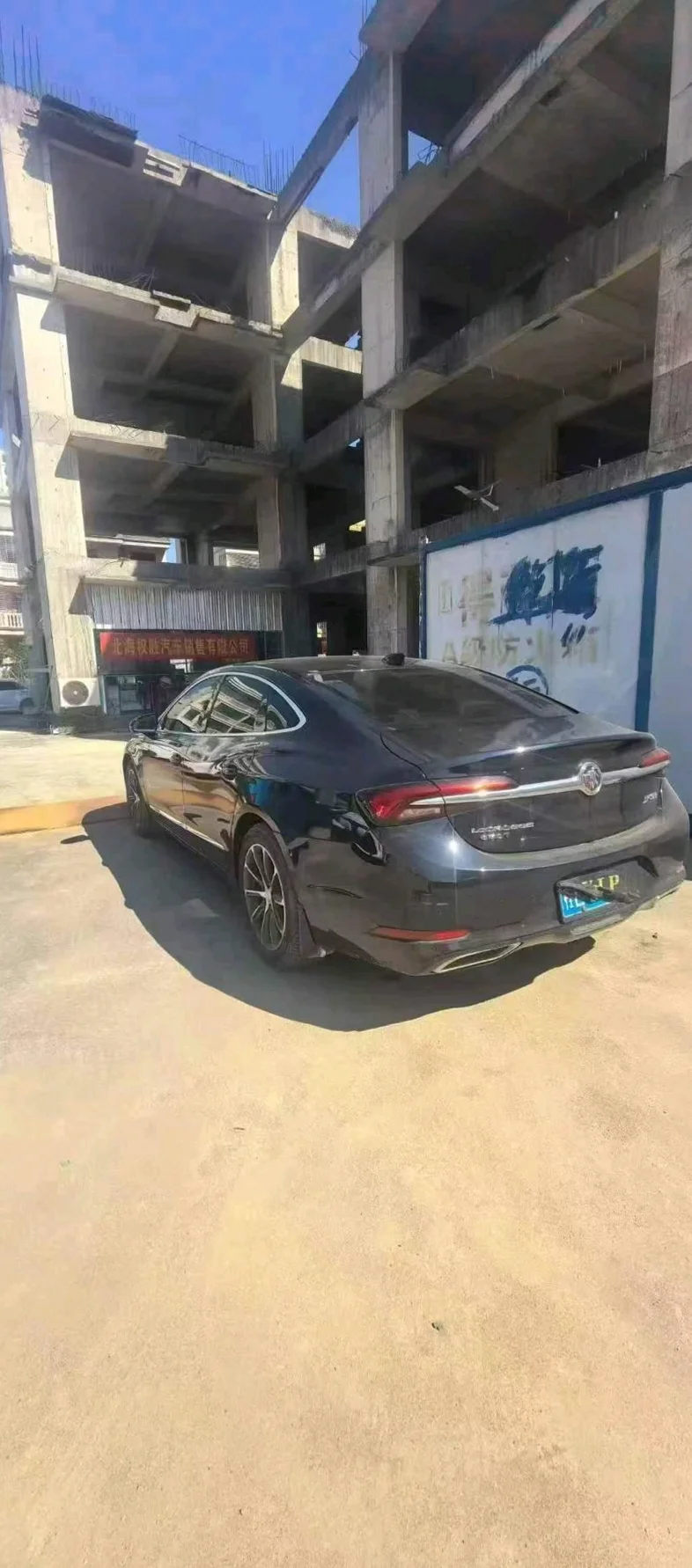 别克君越 后面外观二