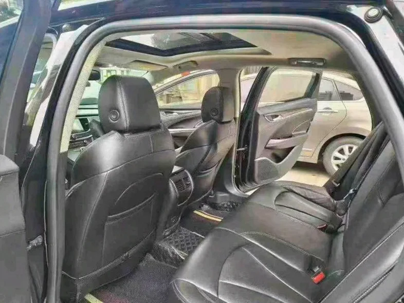 别克君越 后面外观二