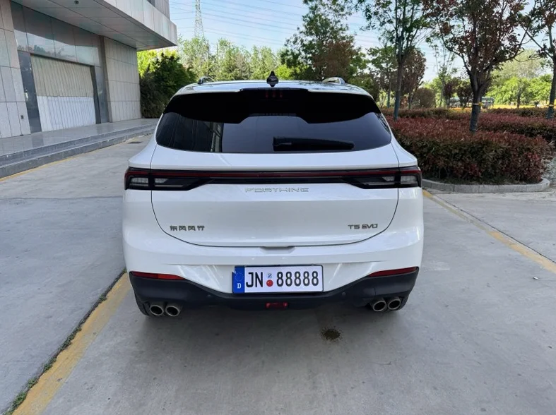 风行东风 后面外观三