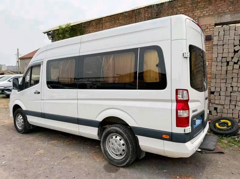 福田图雅诺 后面外观二