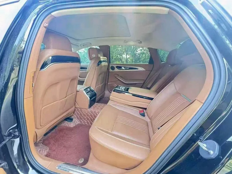 红旗H9 后面外观三