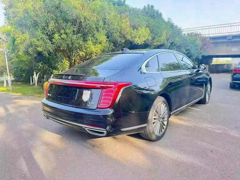 红旗H9 内饰前排