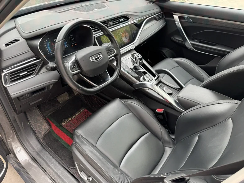 吉利博越 内饰后排