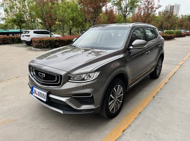 吉利博越 后面外观二