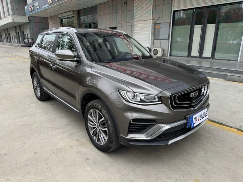 吉利博越 正面外观二