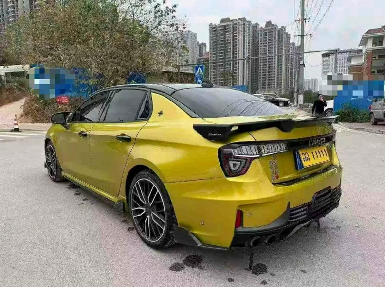 领克03 内饰后排