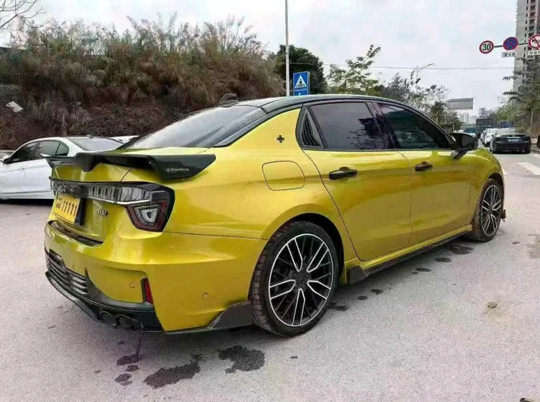 领克03 内饰前排