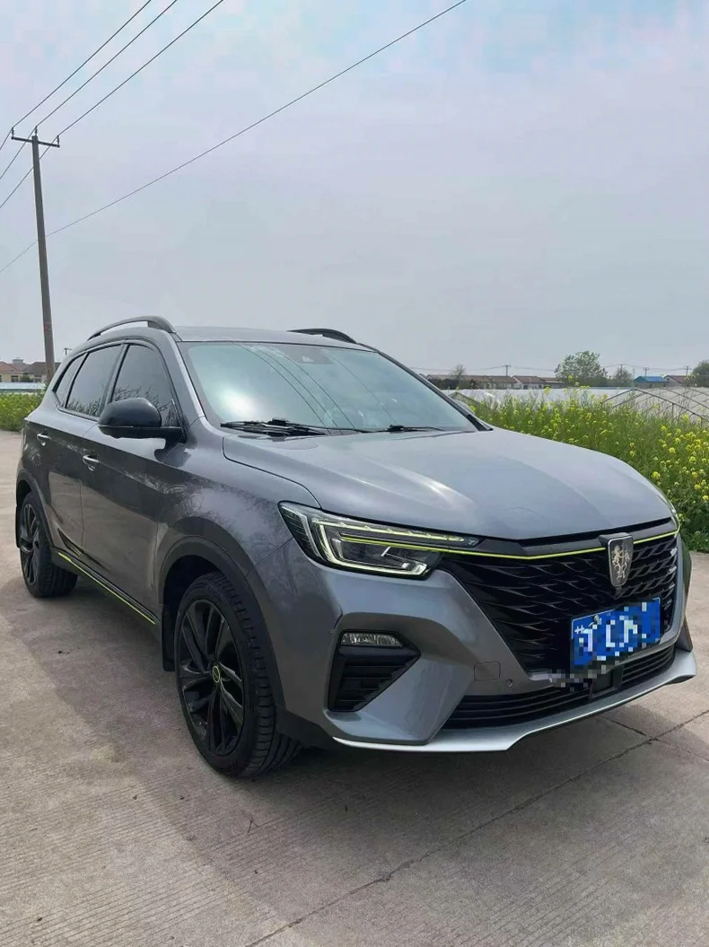 荣威RX5 正面外观三