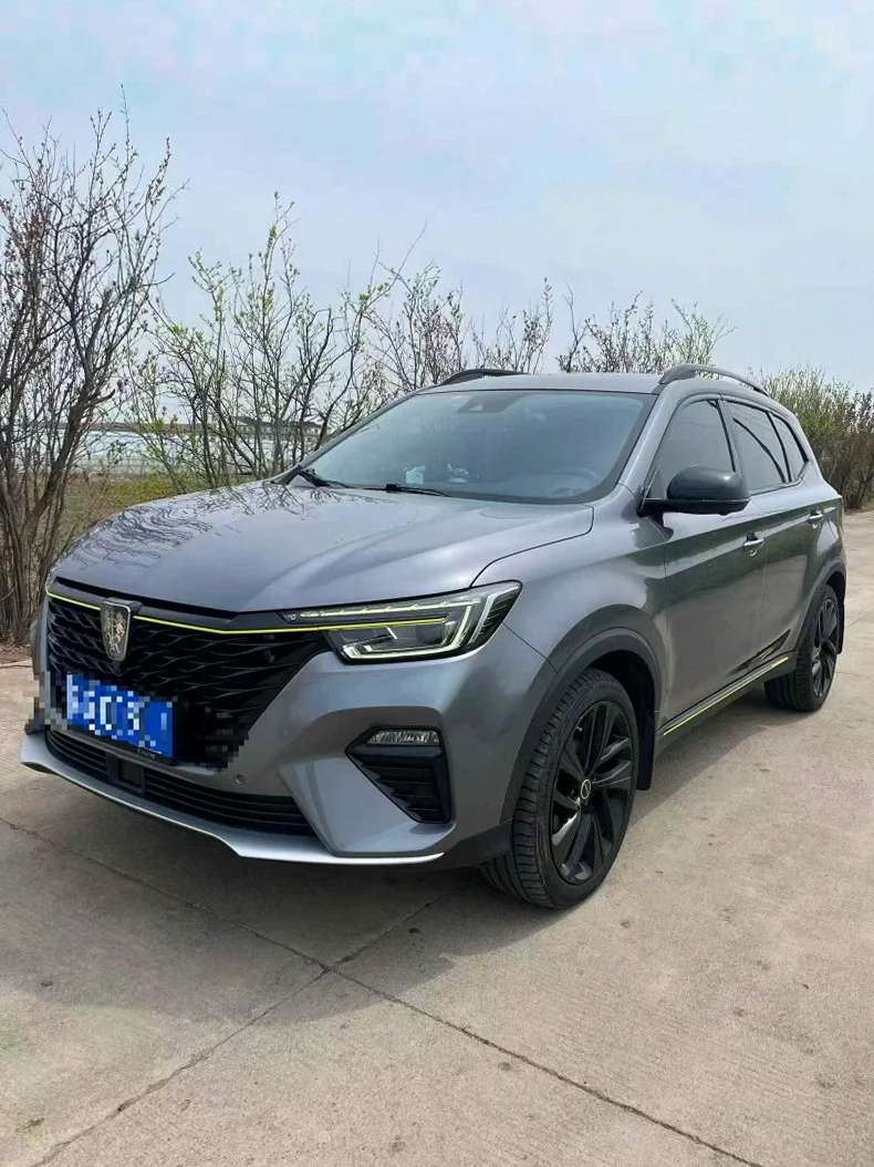 荣威RX5 正面外观二