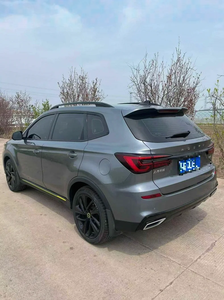 荣威RX5 内饰后排