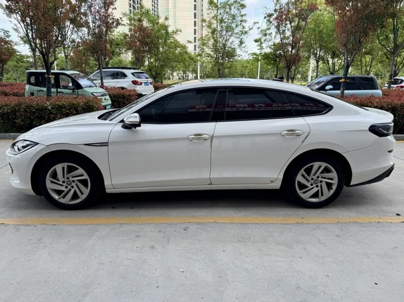 大众凌渡 后面外观二