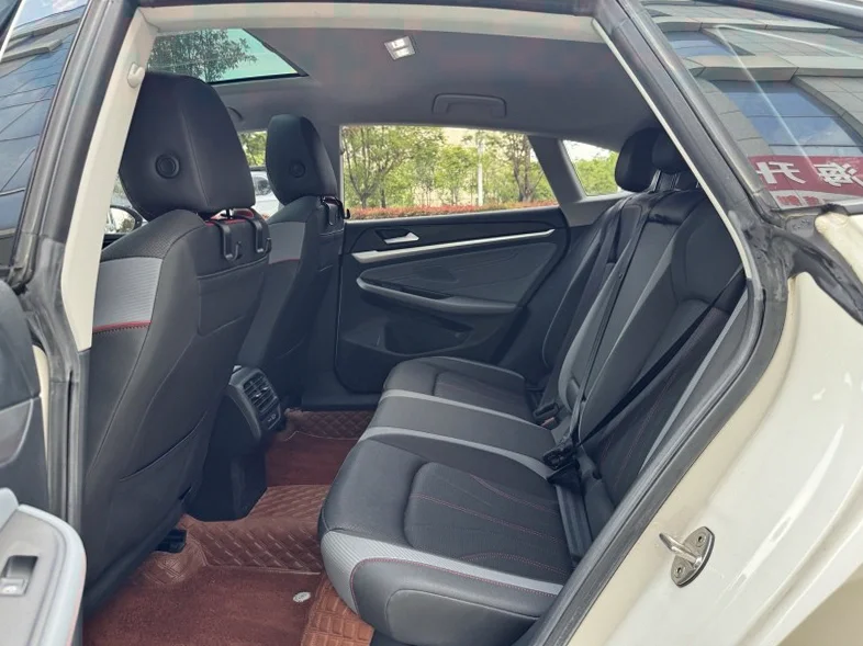 大众凌渡 正面外观三