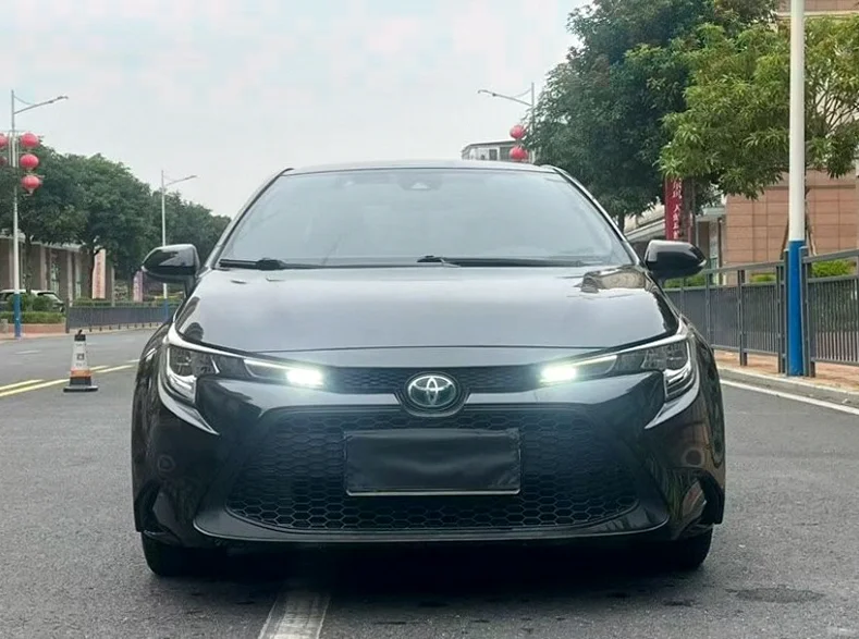 22年丰田雷凌双擎运动版