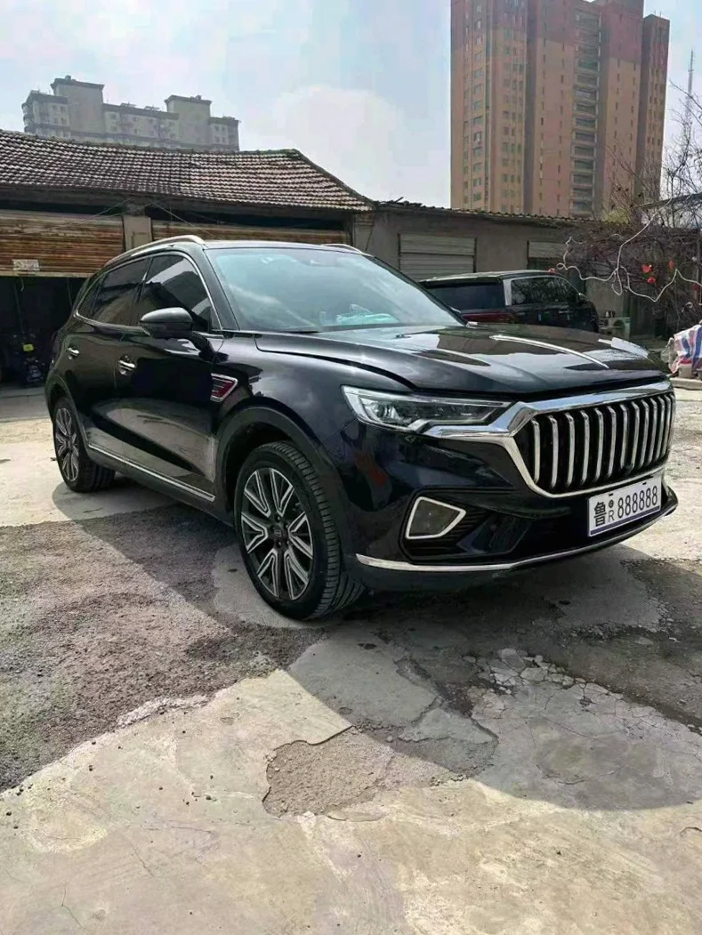 红旗HS5 正面外观三