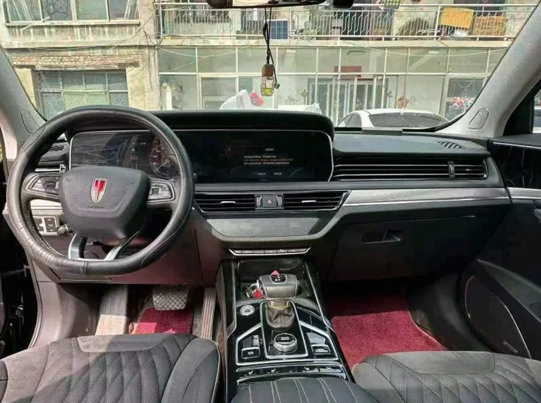 红旗HS5 后面外观二