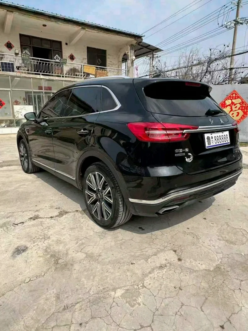 红旗HS5 内饰后排