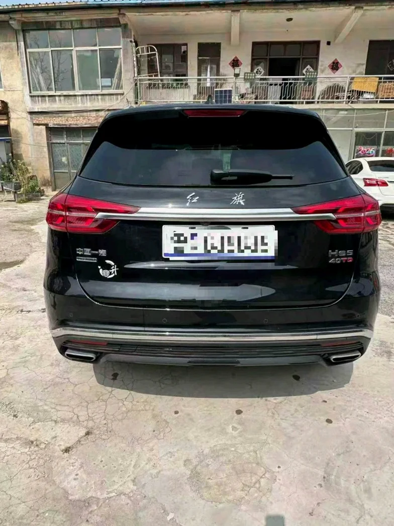 红旗HS5 正面外观二