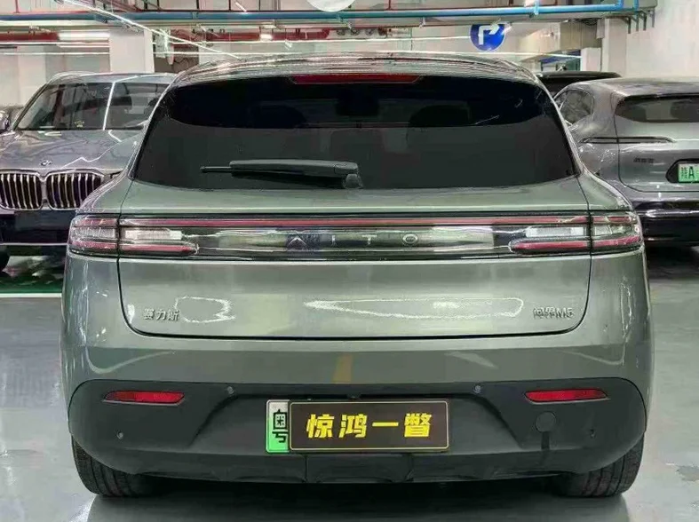 华为智选问界 驾驶室