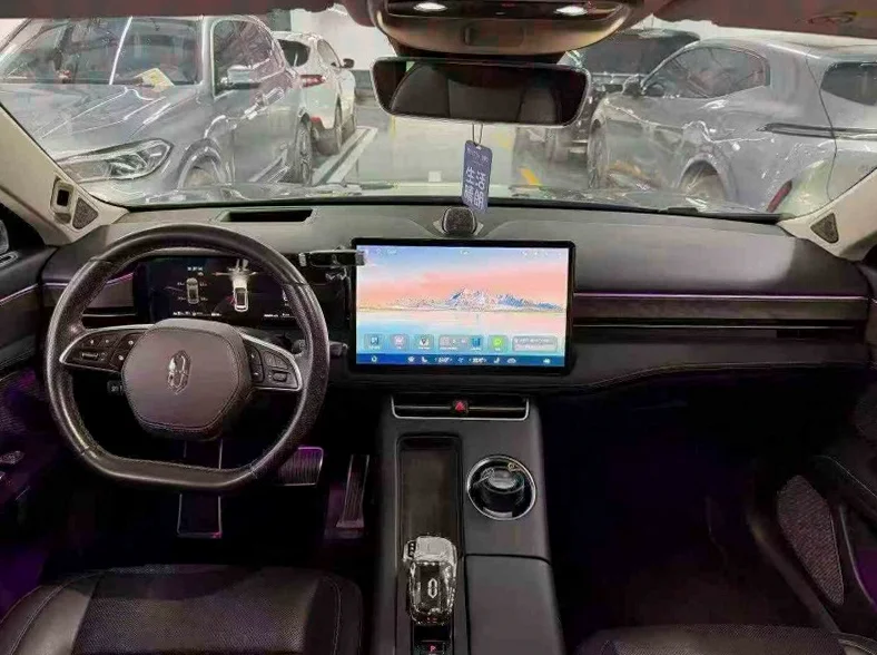 华为智选问界 后面外观二