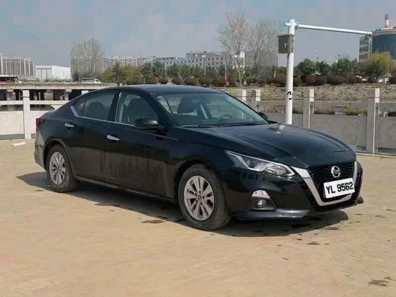 日产天籁 正面外观三