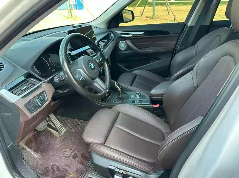 X1宝马 后面外观一