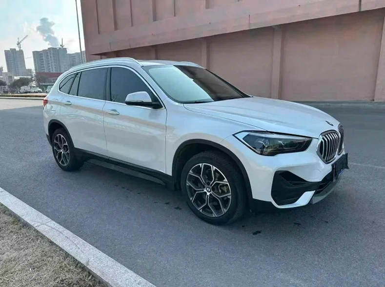 X1宝马 正面外观二