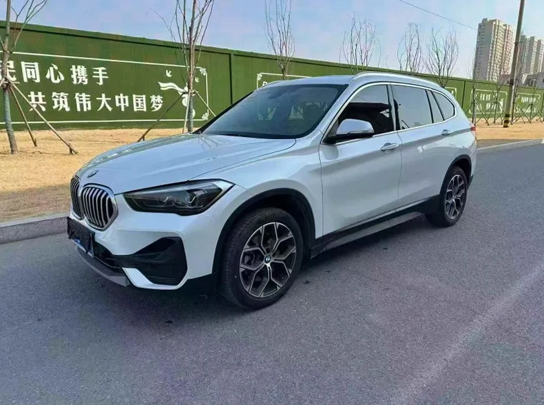 X1宝马 正面外观三