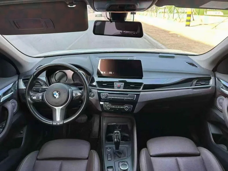 X1宝马 后面外观二