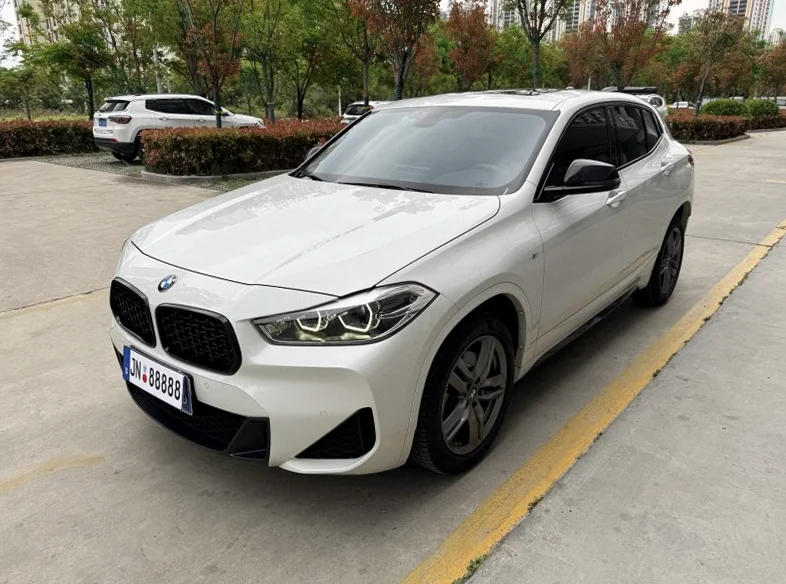 宝马X2 内饰后排