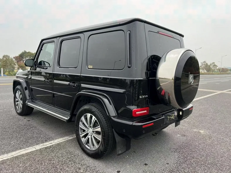 奔驰G 正面外观三