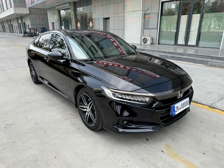 本田雅阁 正面外观三