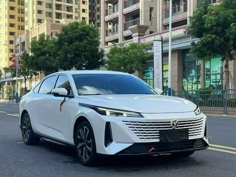长安汽车逸达 后面外观一