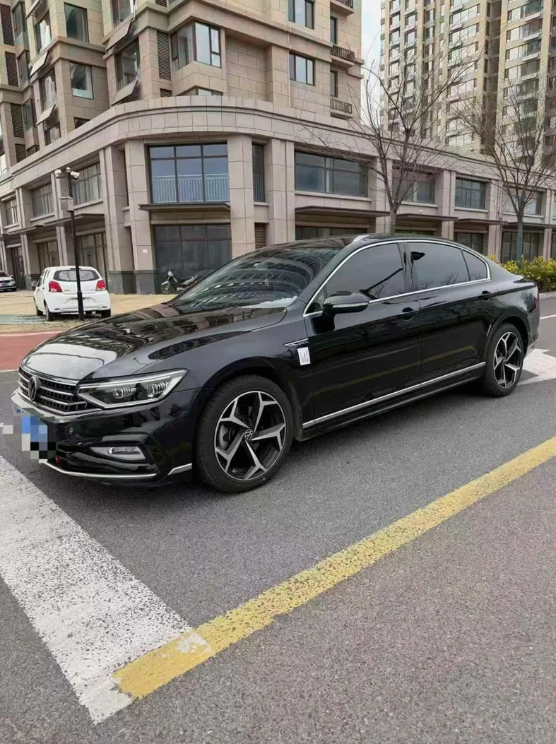 大众迈腾 正面外观二