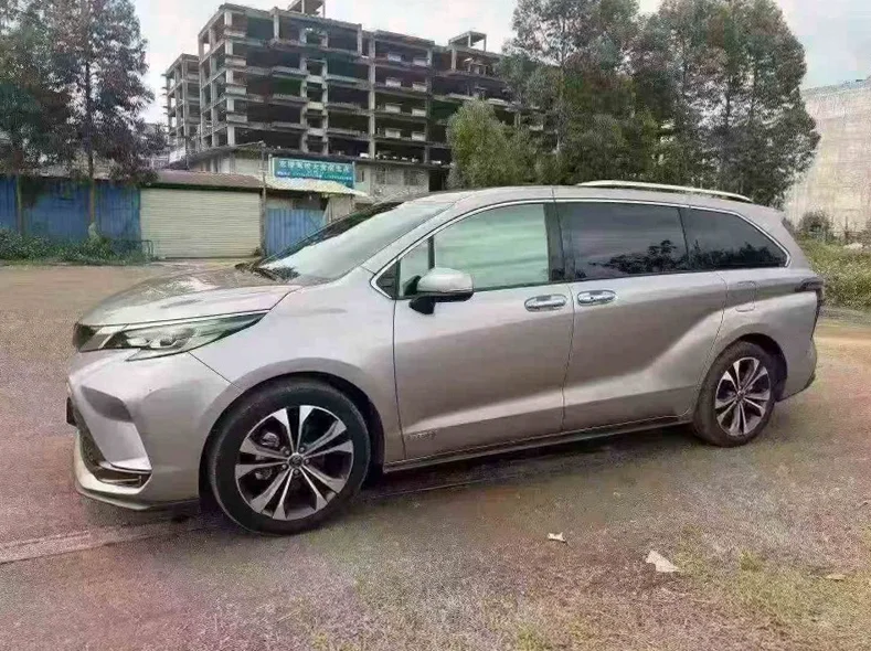 丰田格瑞维亚 正面外观二