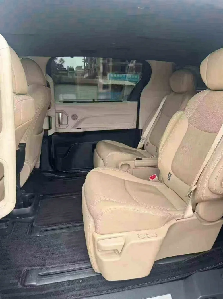 丰田格瑞维亚 内饰前排