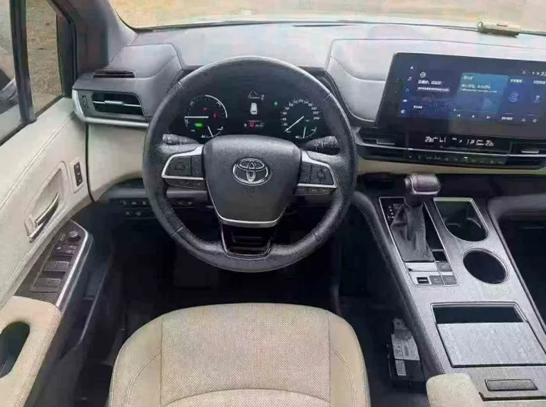 丰田格瑞维亚 后面外观三