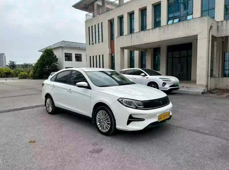 风行东风 正面外观二