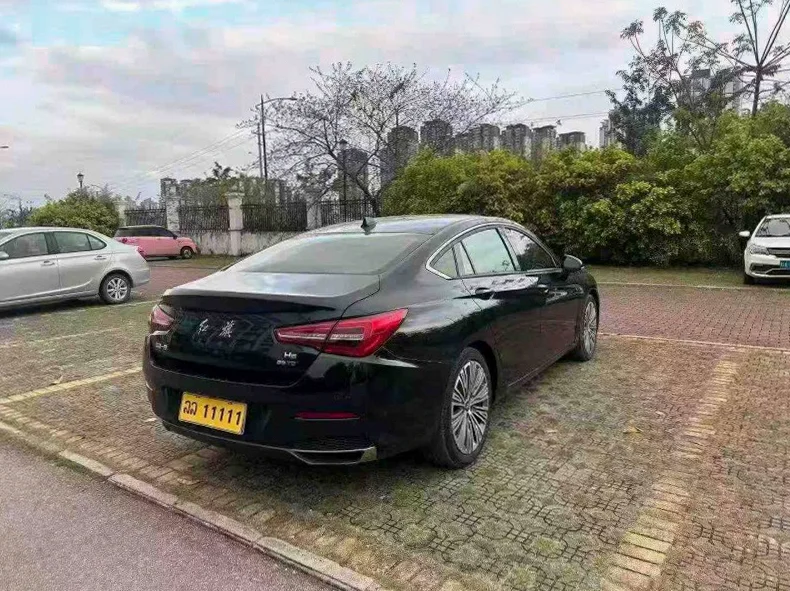 红旗H5 内饰前排