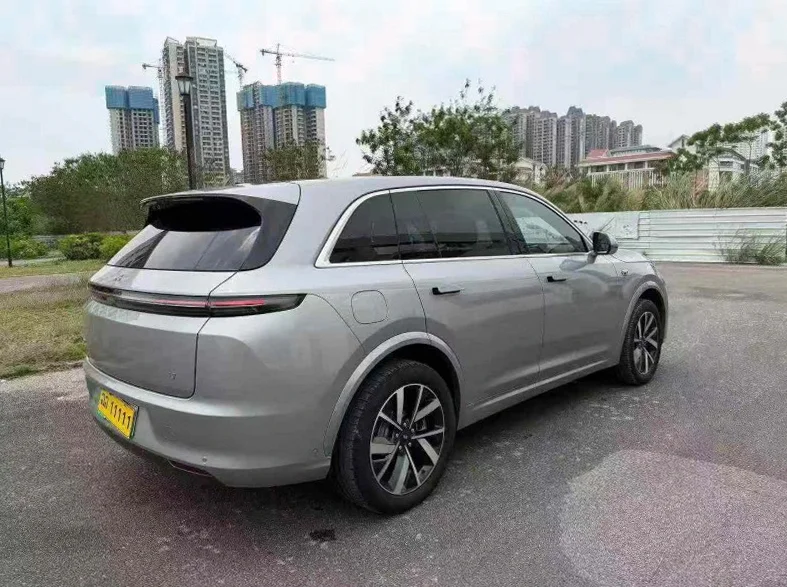 理想L7 内饰前排