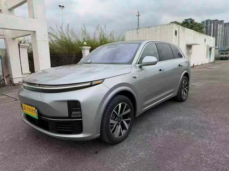 理想L7 正面外观三